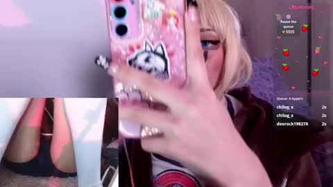 Snapshot of alicedang3r chatting on 03.07.25 Alice  online show from 03.07.25