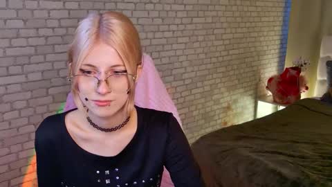 Snapshot of alicedews chatting on 02.17.26 alice online show from 02.17.26