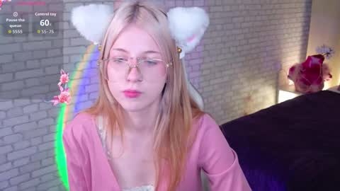 Snapshot of alicedews chatting on 03.01.26 alice online show from 03.01.26