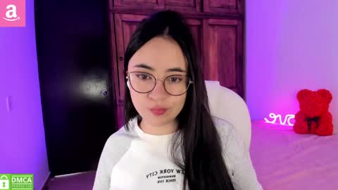 Snapshot of alicee_2 chatting on 05.17.26 Aliceee .. 97YP9VWGZHrefnav wishlist lists 1 online show from 05.17.26