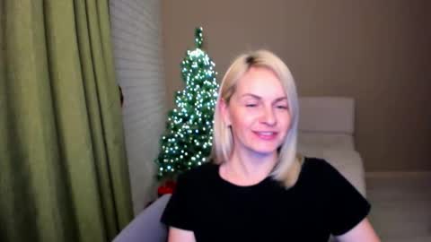 Snapshot of alicee__grace chatting on 12.13.25 Alicee online show from 12.13.25