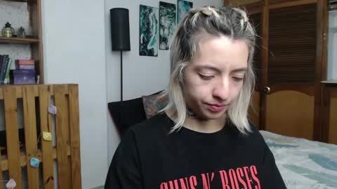alicee_logan_ online show from 05.04.26