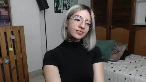 alicee_logan_ online show from 06.04.26
