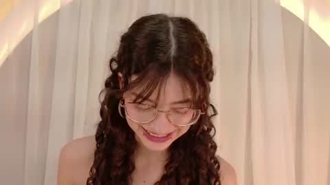 Snapshot of alicee_rodriguez chatting on 07.17.26 alice online show from 07.17.26