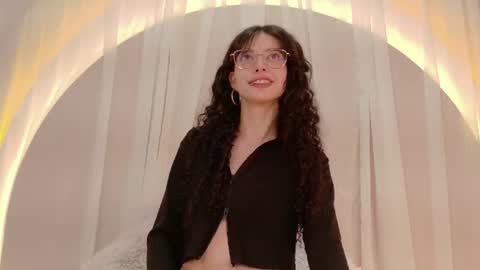 Snapshot of alicee_rodriguez chatting on 07.23.26 alice online show from 07.23.26
