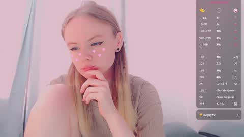 Snapshot of alicenya chatting on 05.12.26 Alice online show from 05.12.26