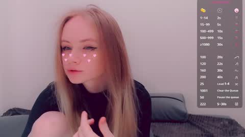 Snapshot of alicenya chatting on 06.01.26 Alice online show from 06.01.26