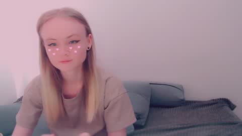 Snapshot of alicenya chatting on 06.07.26 Alice online show from 06.07.26