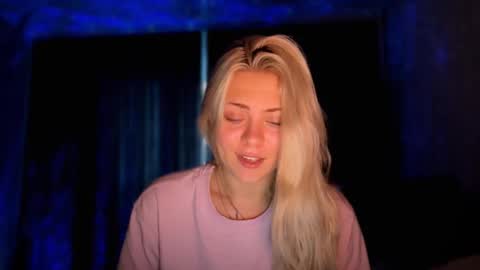 Snapshot of aliceoceaneyes chatting on 11.03.25 aliceoceaneyes online show from 11.03.25