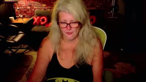 Snapshot of alicescuriosity chatting on 02.19.26 Alices Curiosity online show from 02.19.26