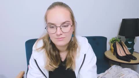 alicesensitive online show from 11.25.25