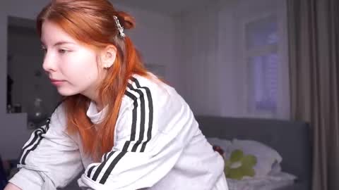 Snapshot of alicesosa chatting on 12.01.25 Alice online show from 12.01.25