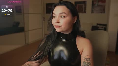 Snapshot of alicesweetlove chatting on 11.04.25 Alice online show from 11.04.25