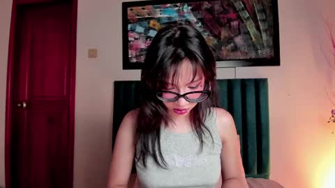 Snapshot of alicethompsson chatting on 04.28.26 Alice Thompsom online show from 04.28.26