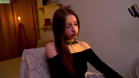 alicewallflower online show from 04.08.26