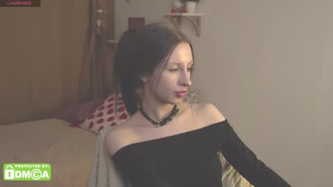 alicewallflower online show from 04.12.26