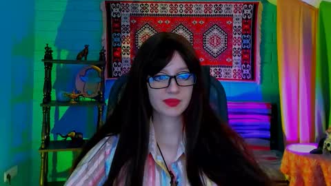 alicewelch_ online show from 10.12.25