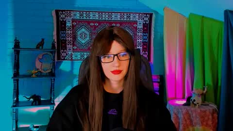 alicewelch_ online show from 10.17.25