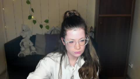 Snapshot of alicia_folow chatting on 01.14.25 Alicia online show from 01.14.25