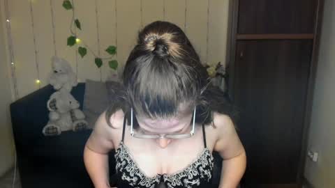 Snapshot of alicia_folow chatting on 01.14.25 Alicia online show from 01.14.25