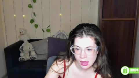Snapshot of alicia_folow chatting on 02.05.25 Alicia online show from 02.05.25