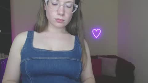Snapshot of alicia_folow chatting on 02.22.25 Alicia online show from 02.22.25