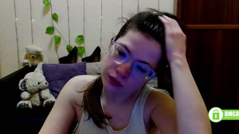 Snapshot of alicia_folow chatting on 03.04.25 Alicia online show from 03.04.25