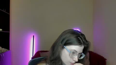 Snapshot of alicia_folow chatting on 03.07.25 Alicia online show from 03.07.25
