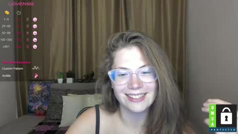 Snapshot of alicia_folow chatting on 09.13.25 Alicia online show from 09.13.25