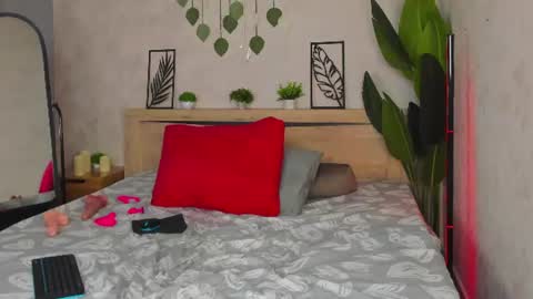 Alicia 2 GMT 3am-9am TueThuFriSun 9am-15pm Sat online show from 06.22.26
