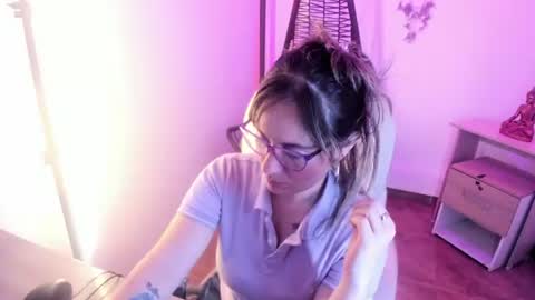Snapshot of alicia_thompsonn chatting on 07.27.26 Alice online show from 07.27.26
