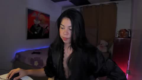 Snapshot of aliciabiden chatting on 12.04.24 aliciabiden online show from 12.04.24