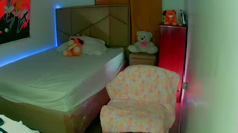 Snapshot of aliciabiden chatting on 12.10.24 aliciabiden online show from 12.10.24