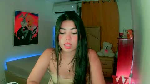 Snapshot of aliciabiden chatting on 01.02.25 aliciabiden online show from 01.02.25