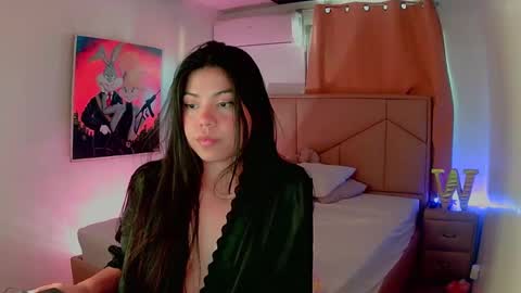 Snapshot of aliciabiden chatting on 01.17.25 aliciabiden online show from 01.17.25