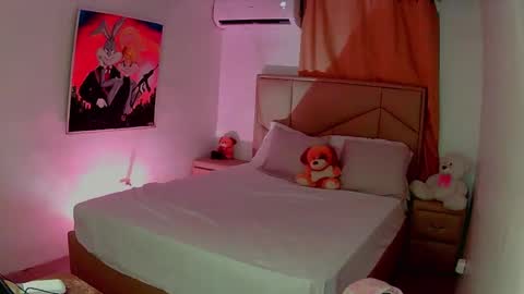 Snapshot of aliciabiden chatting on 02.28.25 aliciabiden online show from 02.28.25