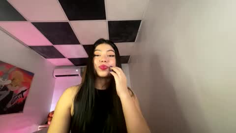 Snapshot of aliciabiden chatting on 03.03.25 aliciabiden online show from 03.03.25