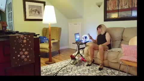 Alicia deHart  Help me reach 1000 Followers. Its FREE online show from 07.05.26