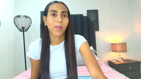 Snapshot of aliciagandhi chatting on 07.28.26 Alicia online show from 07.28.26