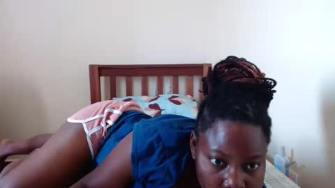 alicialust1 online show from 01.17.25