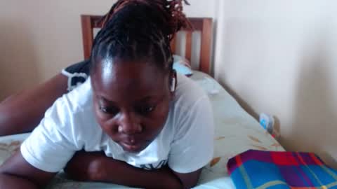 alicialust1 online show from 02.18.25