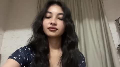 Snapshot of alicianau chatting on 07.29.26 Leila online show from 07.29.26
