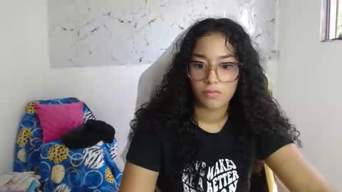 Snapshot of alicie_ebony1 chatting on 09.17.25 luisa online show from 09.17.25
