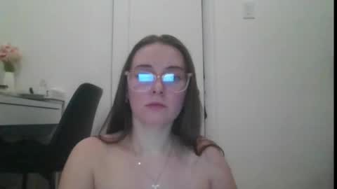 Snapshot of alicjababexo chatting on 05.29.26 alicjateenpolish online show from 05.29.26