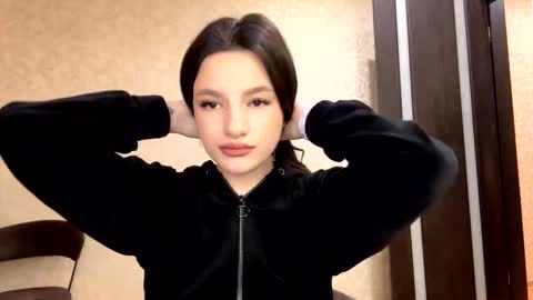 Snapshot of alidagenthner chatting on 03.01.26 Niki online show from 03.01.26