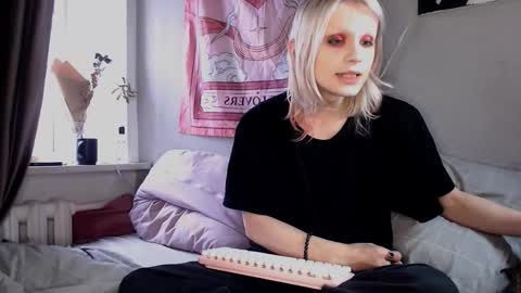 Snapshot of alien_bella chatting on 02.27.26 Alien Bella online show from 02.27.26