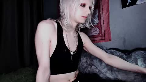 Alien Bella online show from 07.25.26