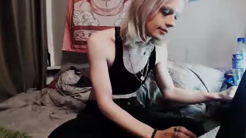Alien Bella online show from 07.26.26