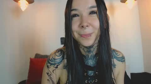 Snapshot of alien_eyes09 chatting on 04.25.26 online show from 04.25.26