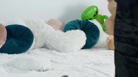 Alieness Ivy online show from 01.07.26